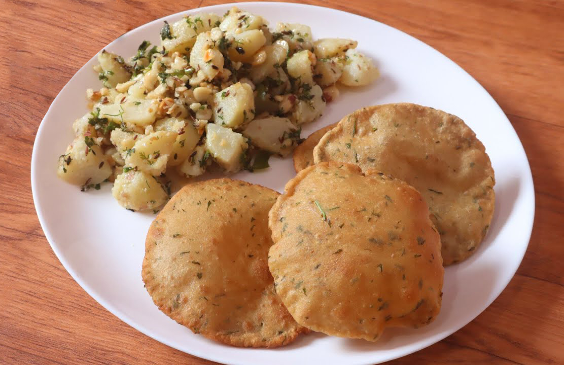 Singadyachi Puri & Batata Bhaji