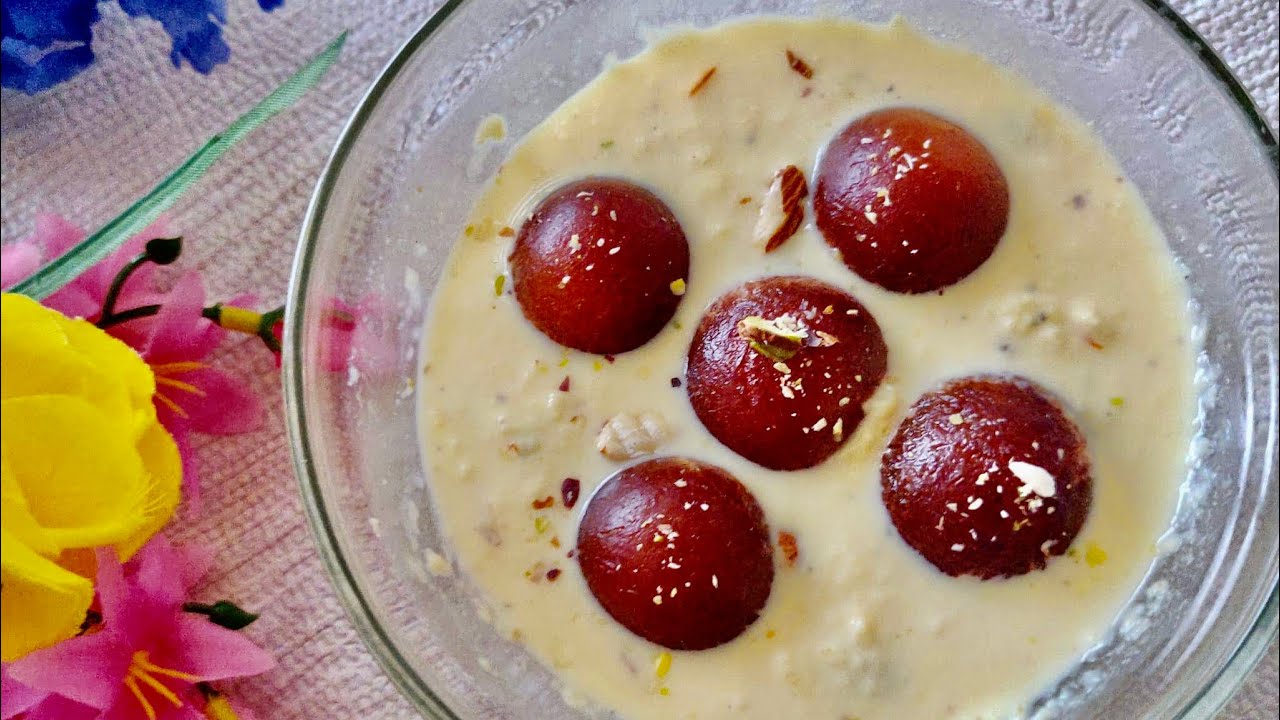 Gulab Jamun with Rabadi